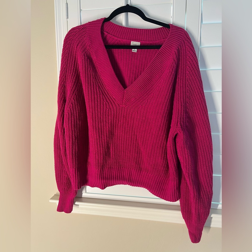 Women's V-Neck Pink Sweater a new day L